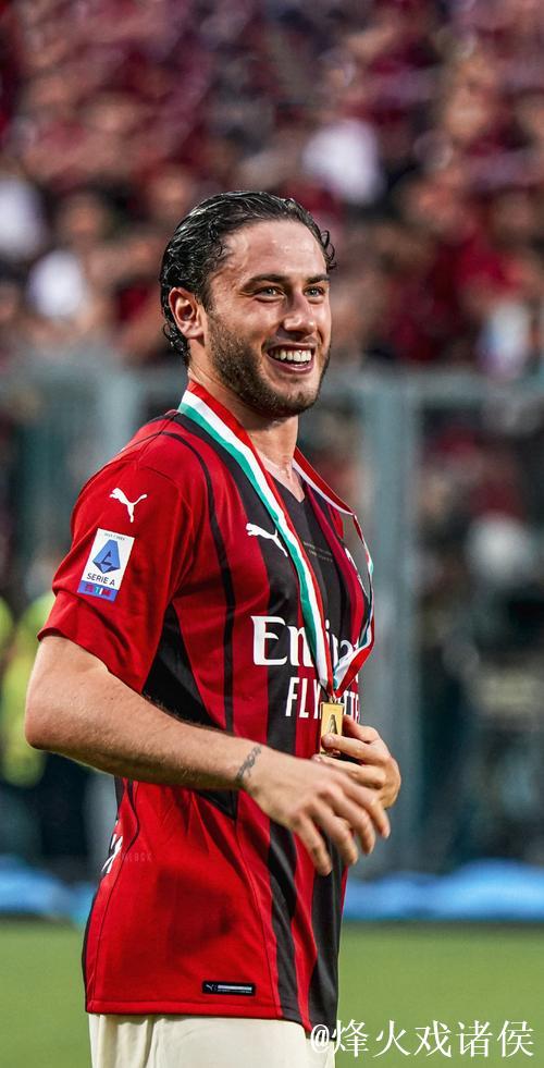 对话卡拉布里亚:告别米兰之旅 对话卡拉布里亚:告别米兰之旅